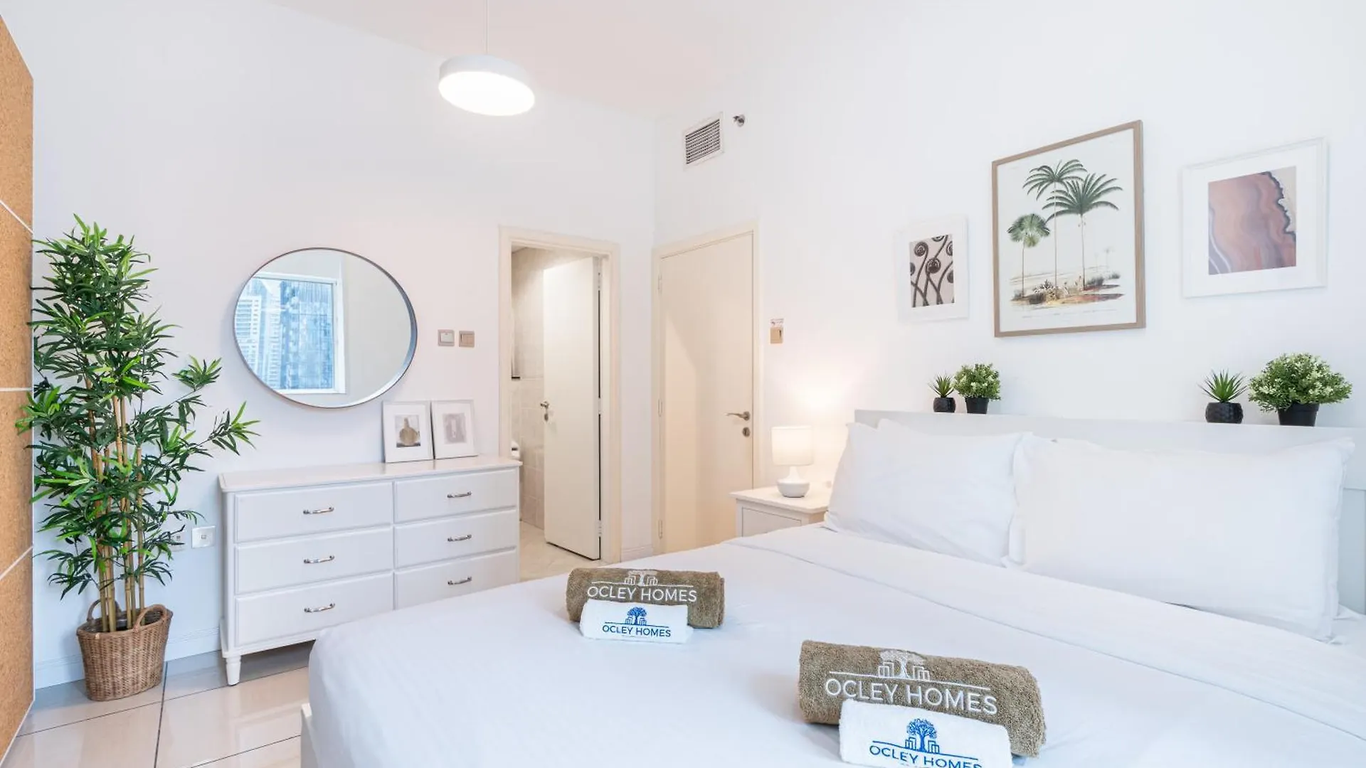 Beautiful Home At The Heart Of Marina Dubai Apartment