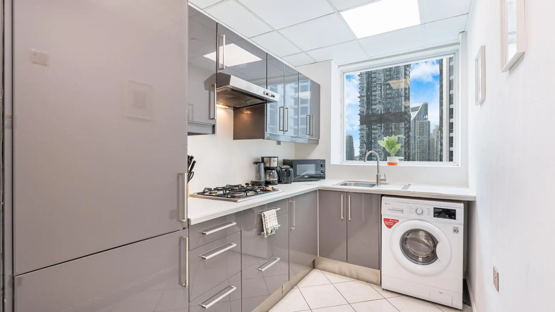 Apartment Beautiful Home At The Heart Of Marina Dubai